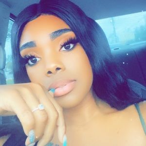 Meet your Posher, Briana